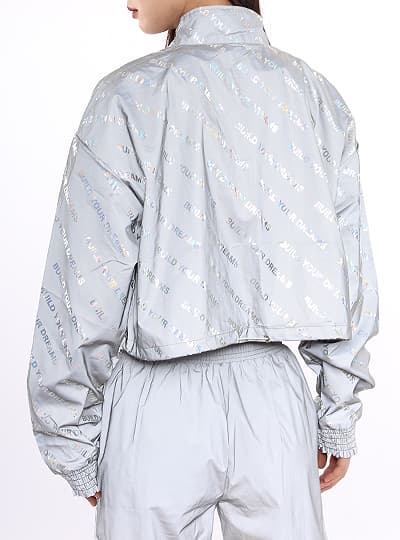 亮银灰色运动服羽绒服爱游戏官方端网站登录入口-爱游戏aiyouxi（中国）面料